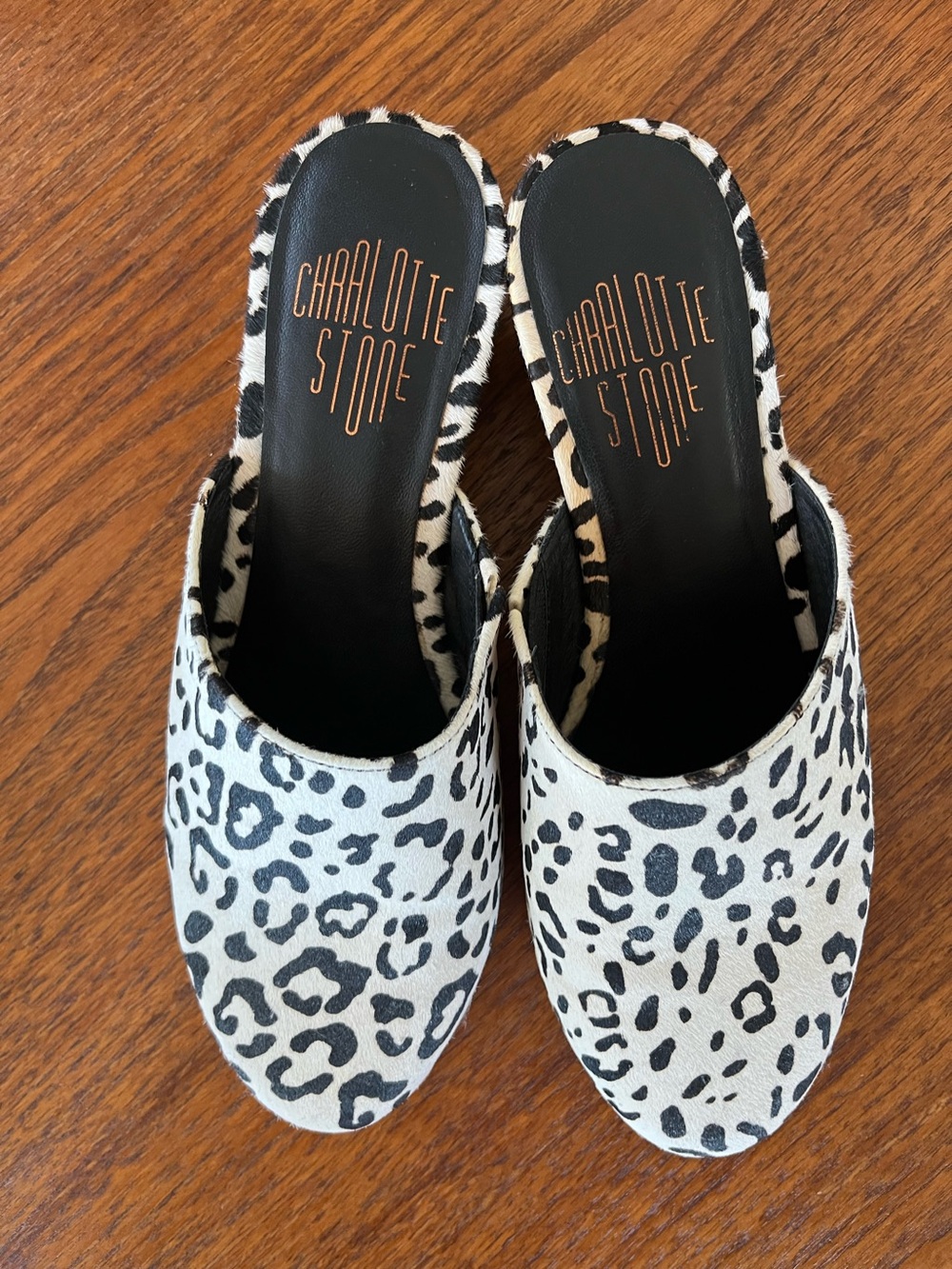 Charlotte Stone “Snow Leopard” Calf Hair Mules/ Flats • Size 7 • Vero Cuoio - Picture 3 of 8